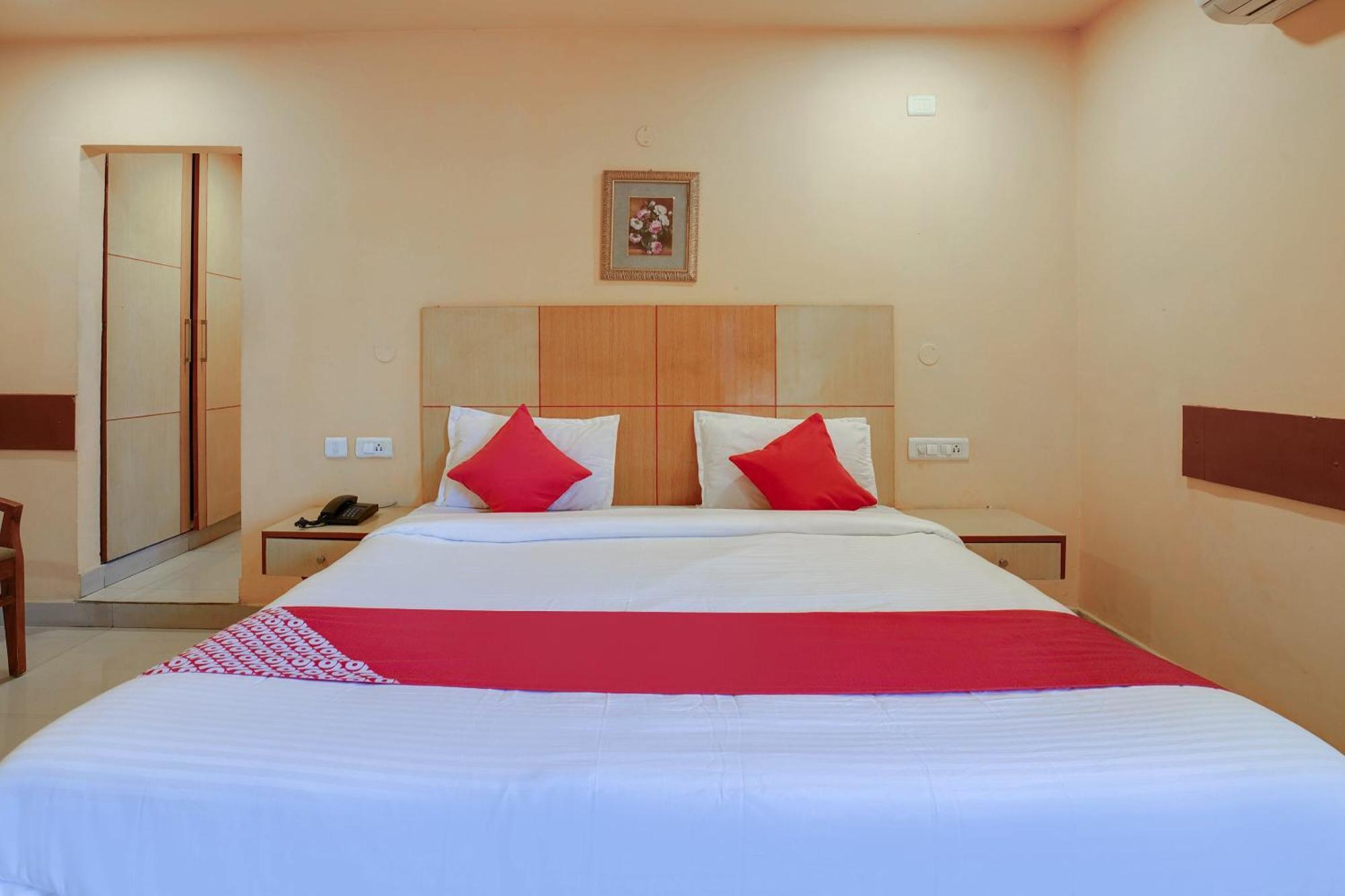 Hotel O Shanta Residency Lodge Sururnagar Esterno foto
