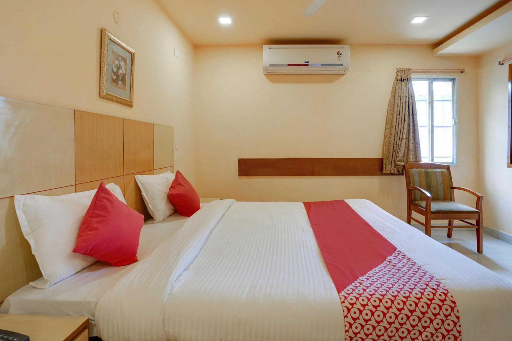 Hotel O Shanta Residency Lodge Sururnagar Esterno foto