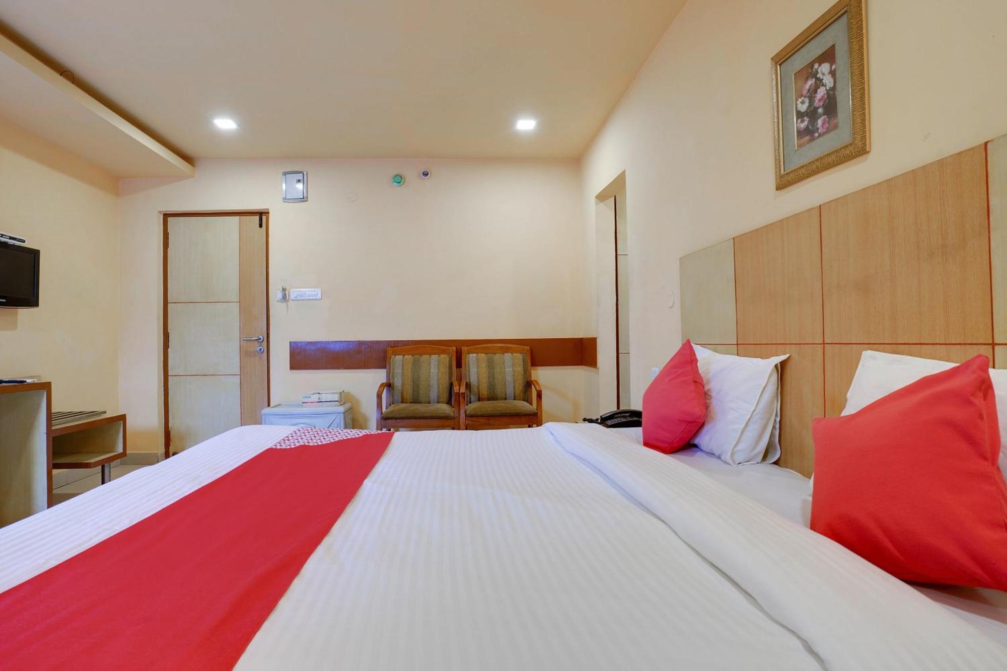Hotel O Shanta Residency Lodge Sururnagar Esterno foto