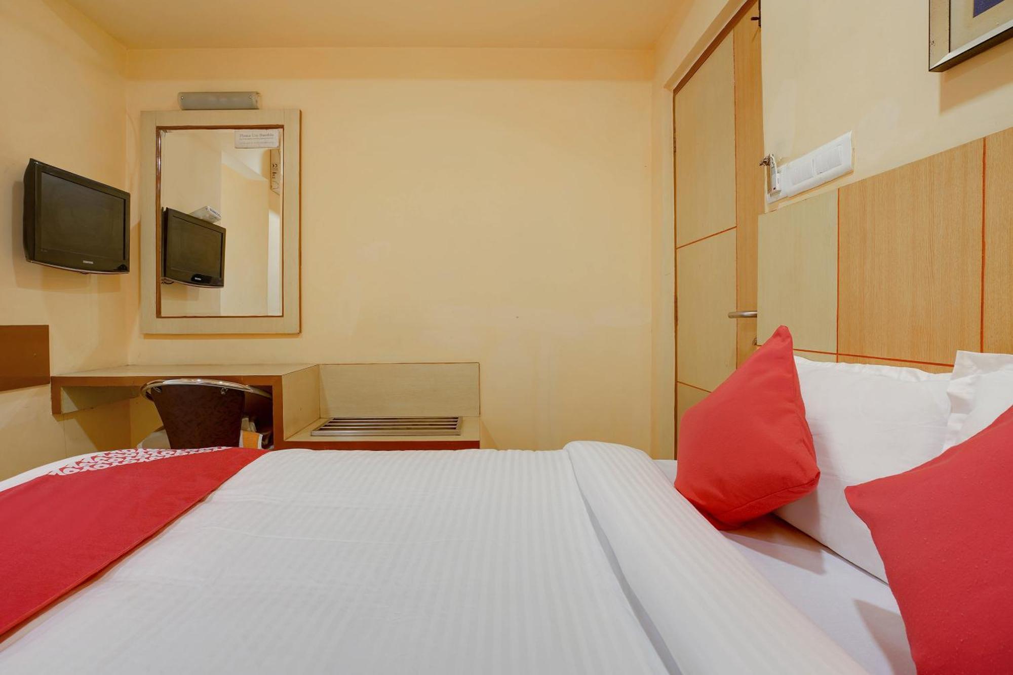 Hotel O Shanta Residency Lodge Sururnagar Esterno foto
