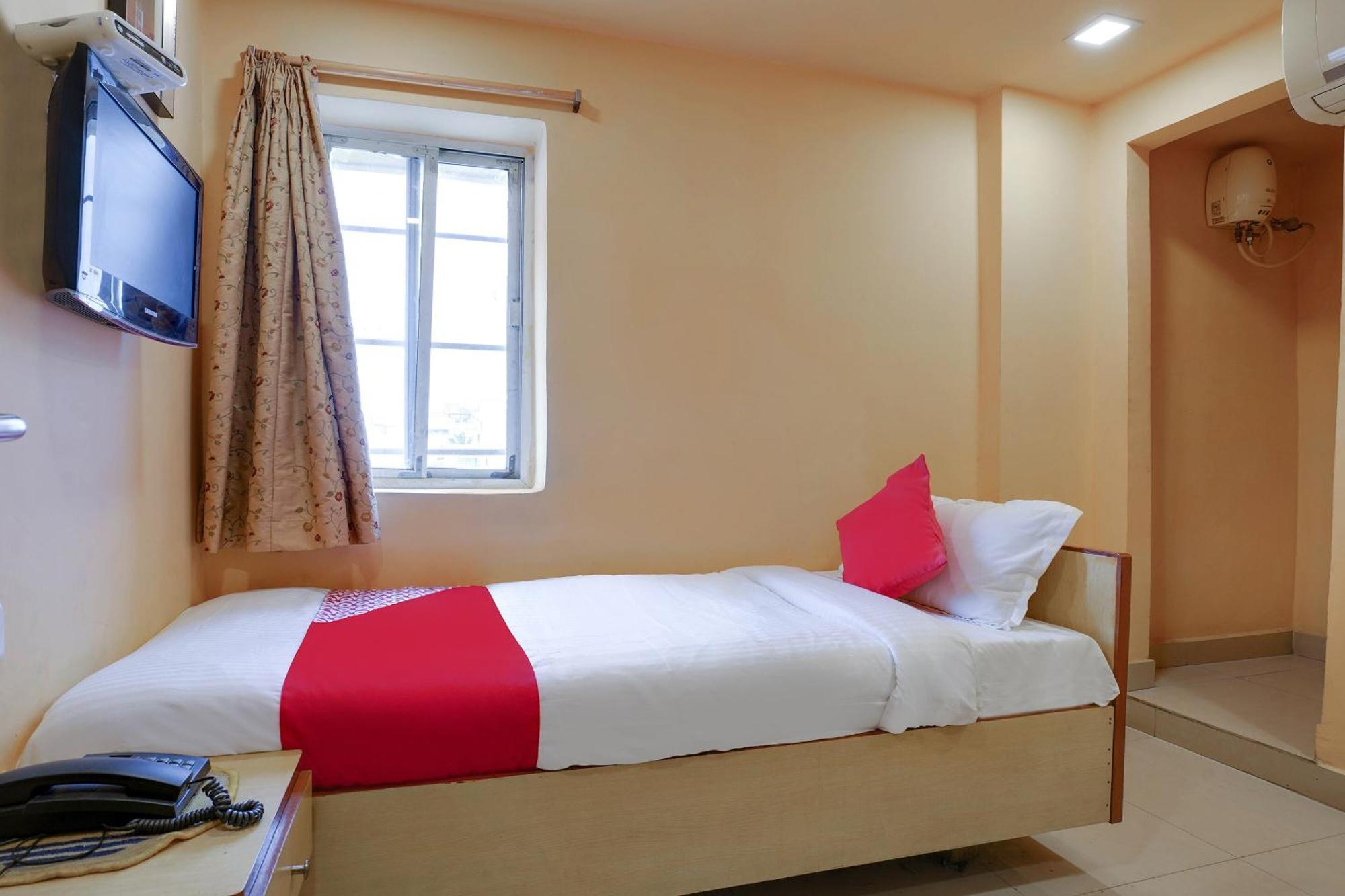 Hotel O Shanta Residency Lodge Sururnagar Esterno foto