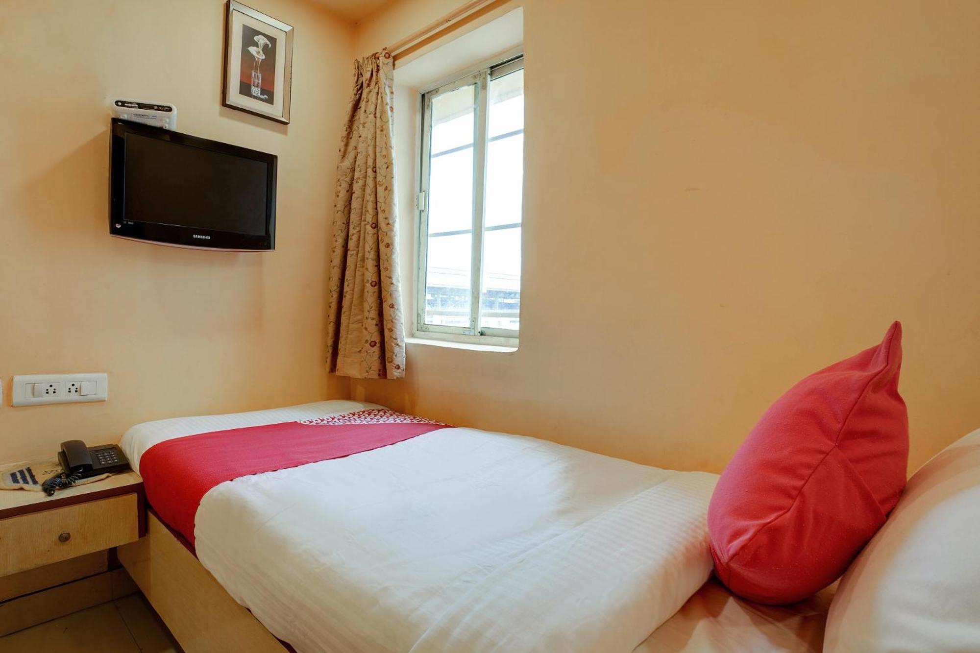 Hotel O Shanta Residency Lodge Sururnagar Esterno foto