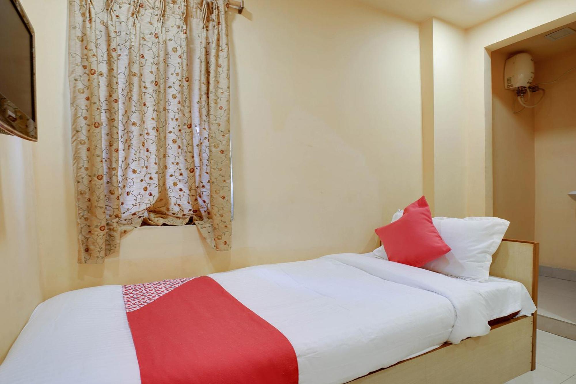 Hotel O Shanta Residency Lodge Sururnagar Esterno foto
