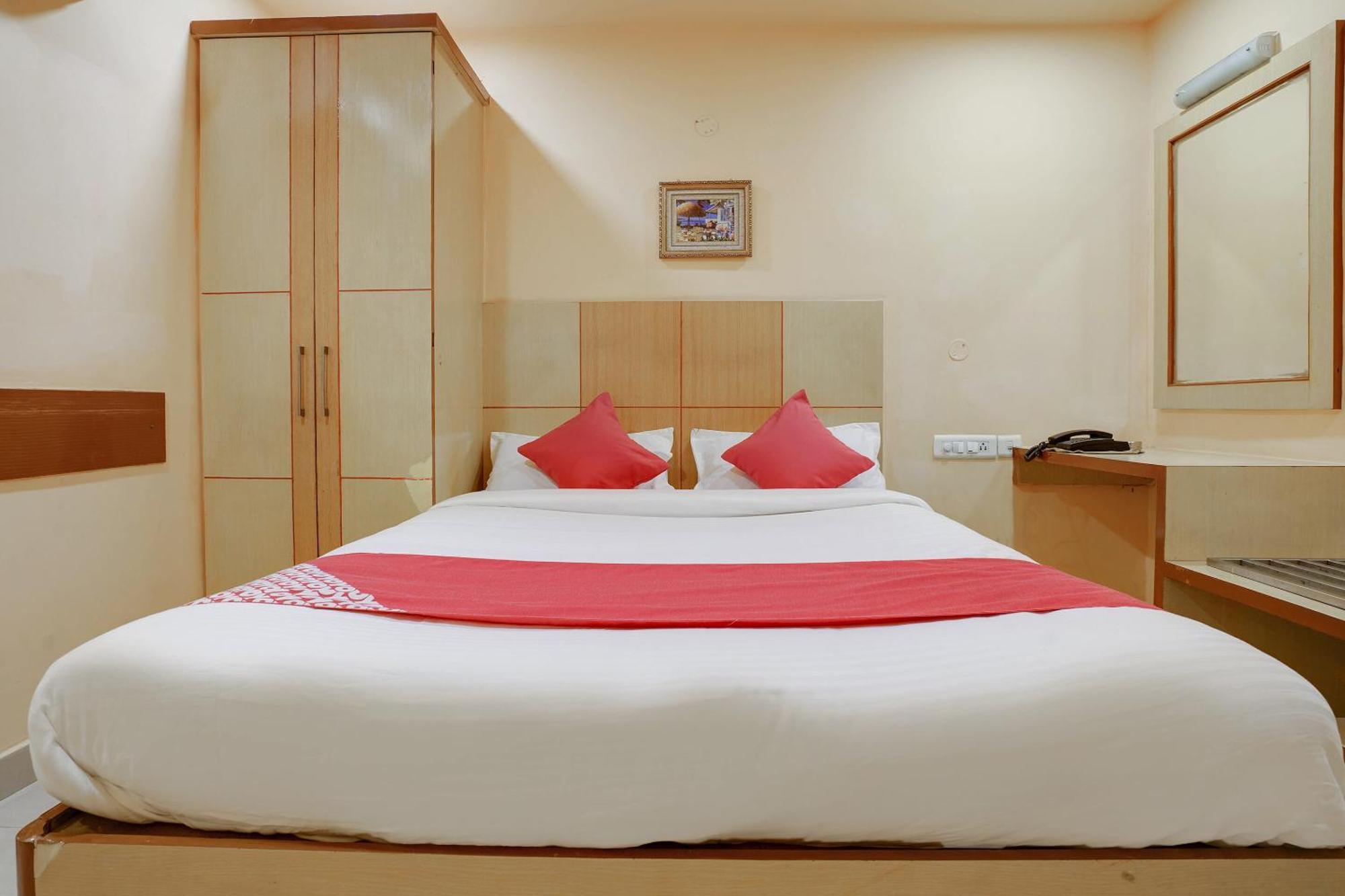 Hotel O Shanta Residency Lodge Sururnagar Esterno foto